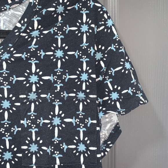 LOFT Navy and White Geometric Short Sleeve Top - Picture 2 of 4